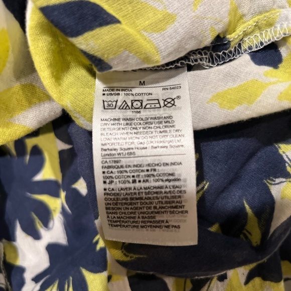 Gap Women’s The Boyfriend Fit Shirt cotton Button Down size medium - Picture 6 of 6